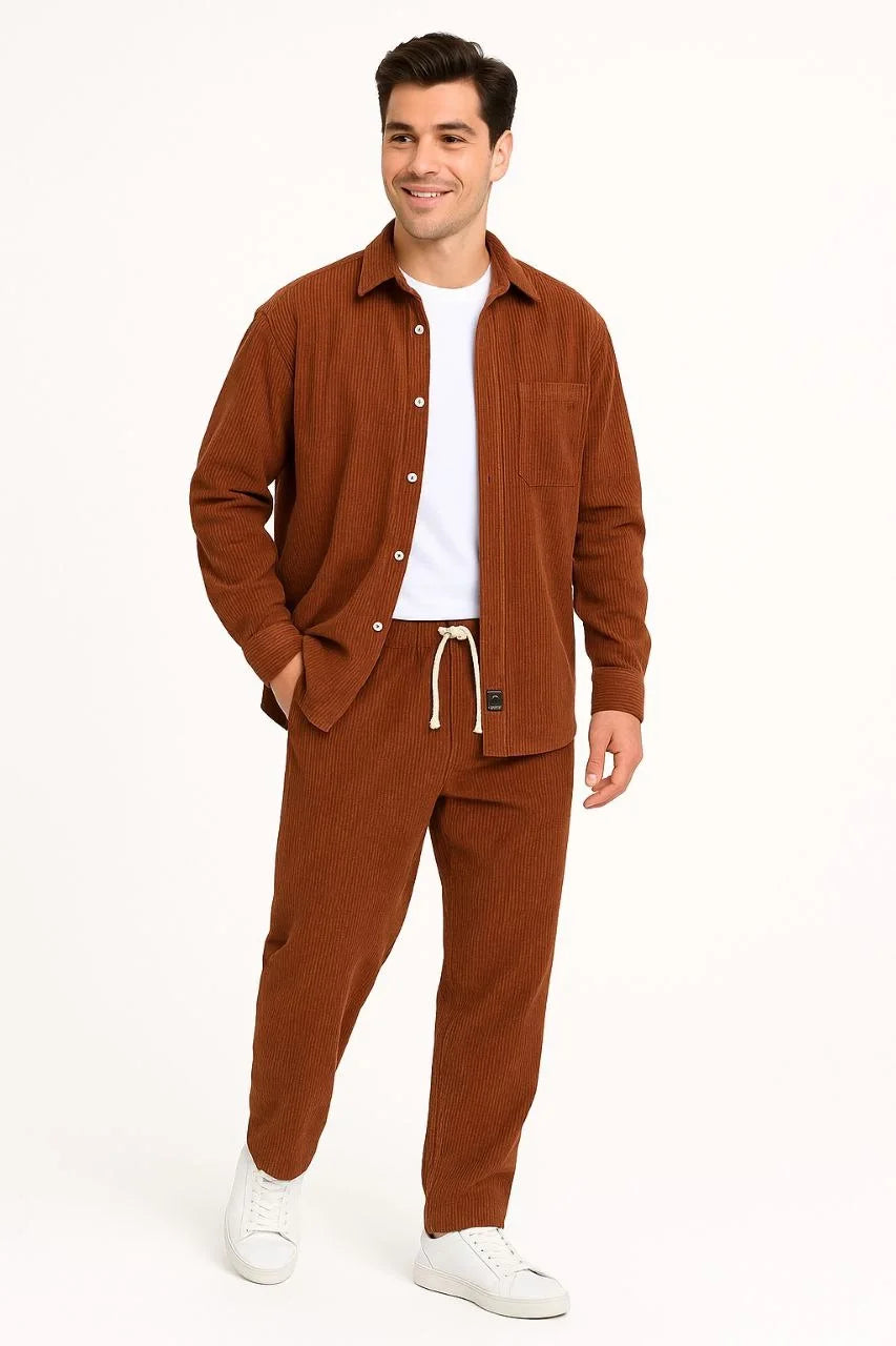 Erkek Kadife Oversize Takım – Gömlek ve Pantolon İkili Set Füme Corduroy Şıklığı, Rahat ve Zarif Duruş Yumuşak Dokulu Kadife Kumaş, Düğmeli Gömlek Üst ve Lastikli Pantolon Alt Parça ile Gün Boyu Konfor- Siyah