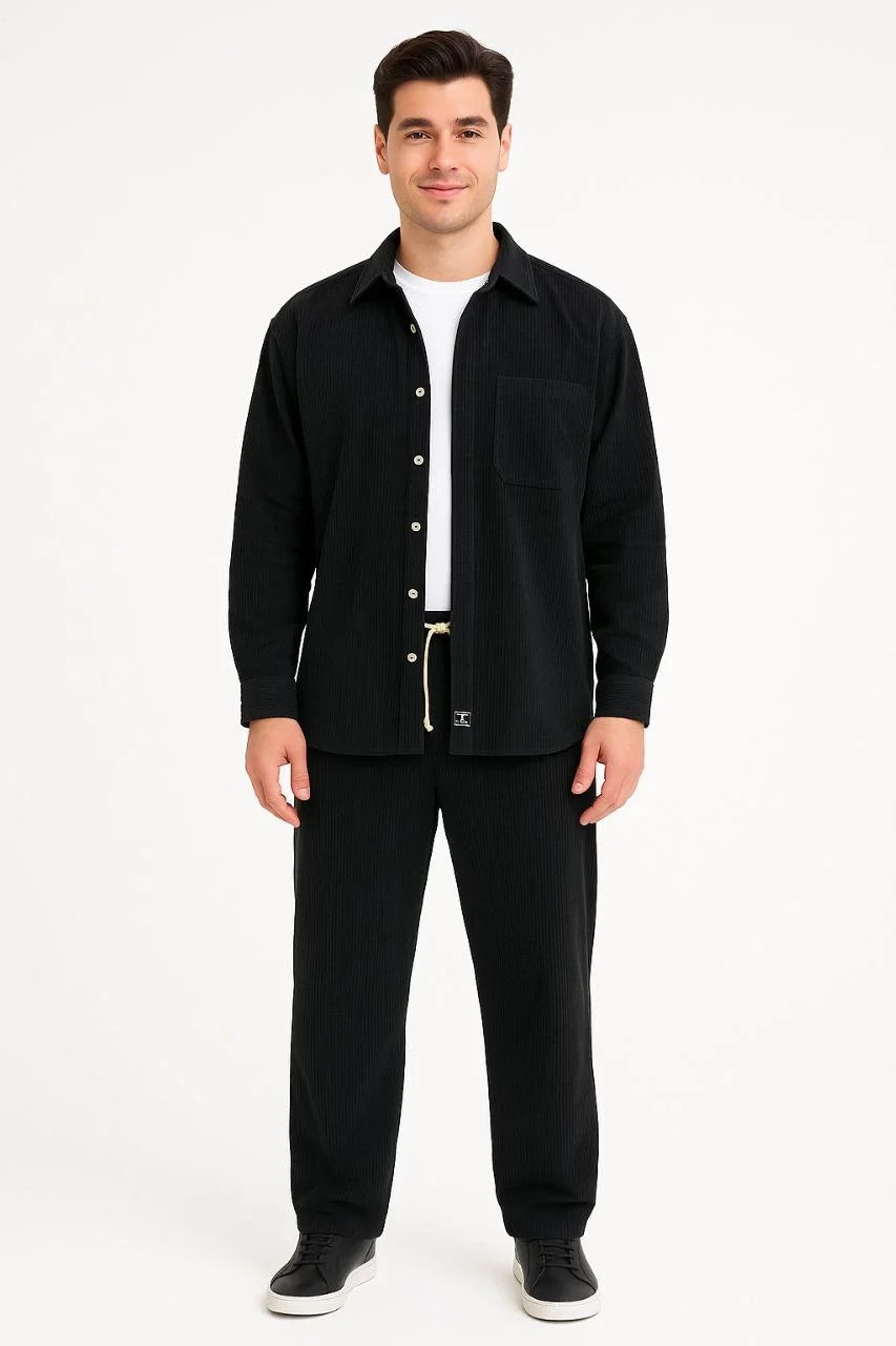 Erkek Kadife Oversize Takım – Gömlek ve Pantolon İkili Set Füme Corduroy Şıklığı, Rahat ve Zarif Duruş Yumuşak Dokulu Kadife Kumaş, Düğmeli Gömlek Üst ve Lastikli Pantolon Alt Parça ile Gün Boyu Konfor- Siyah
