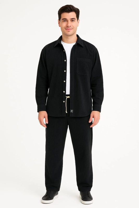 Erkek Kadife Oversize Takım – Gömlek ve Pantolon İkili Set Füme Corduroy Şıklığı, Rahat ve Zarif Duruş Yumuşak Dokulu Kadife Kumaş, Düğmeli Gömlek Üst ve Lastikli Pantolon Alt Parça ile Gün Boyu Konfor- Siyah