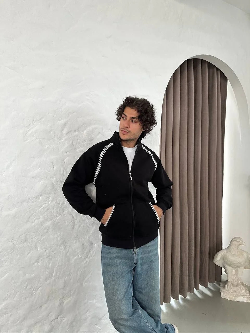Erkek Oversize Dik Yaka Fermuarlı Sweatshirt - Zincir Nakışli Kanguru Cepli - Siyah