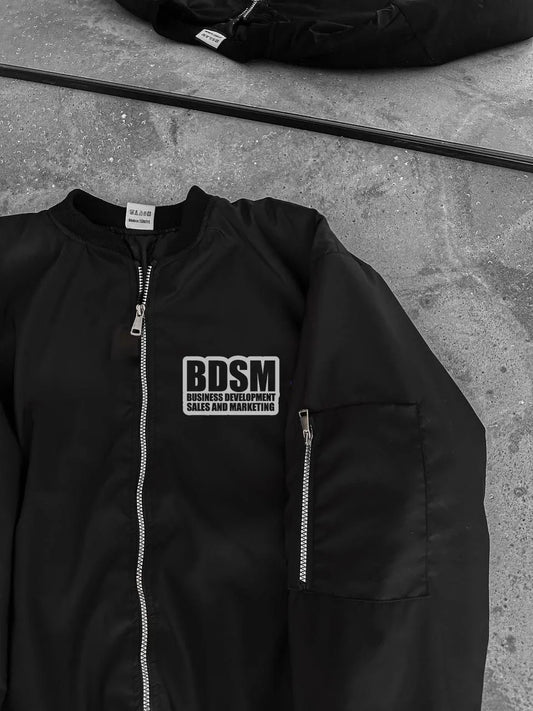 Erkek Siyah Bomber Mont – Fermuarlı, Cepli, Kapitone Astarlı, Göğüs Baskılı Tasarım Günlük Rahat Ceket - Siyah