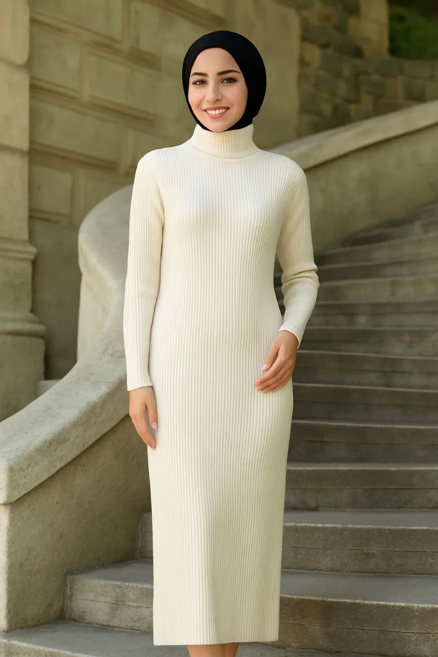 Kadın Tesettür Triko Elbise – Boğazlı Uzun Fitilli Dokuma, Esnek Tam Kalıp, 130 cm Midi Boy, Bahar & Kış Şık Rahat Stil - Kahverengi