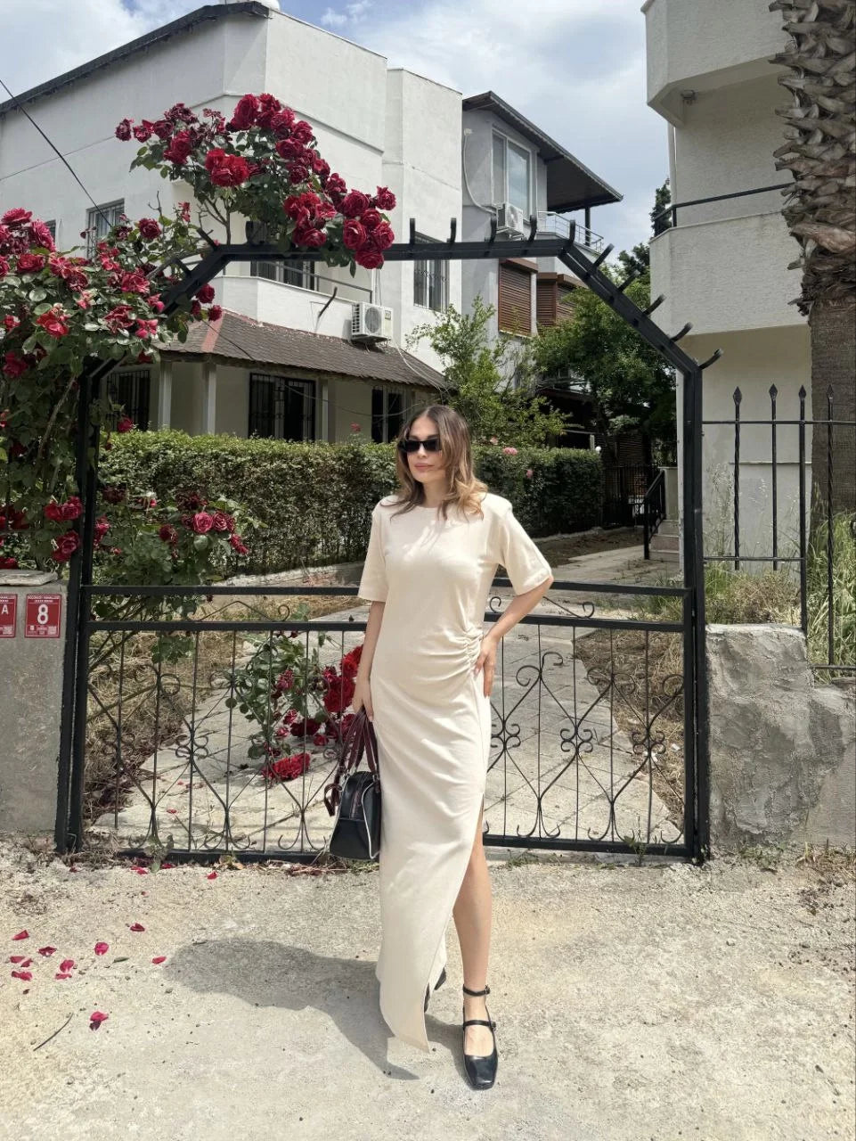 Kadın Kısa Kollu Uzun Yandan Yırtmaçlı Elbise - Bej