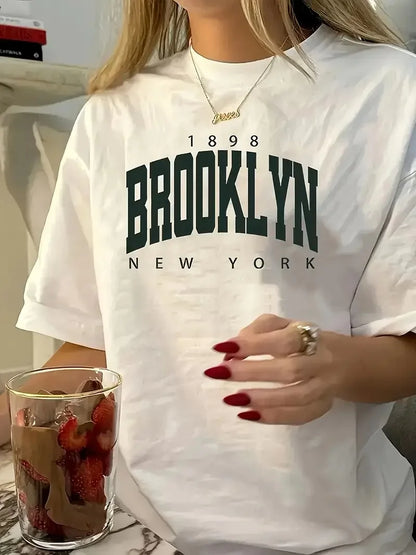 Brooklyn Harf Baskılı Düşük Omuzlu T-shirt, Rahat Kısa Kollu Bol T-shirt, Kadın Giyim - Beyaz