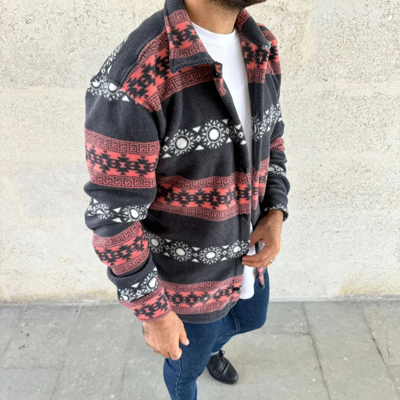 Erkek Desenli Polar Gömlek – Etnik Şerit Desen Yakalı, Uzun Kollu, Düğmeli, Oversize Rahat Kalıp - Sarı