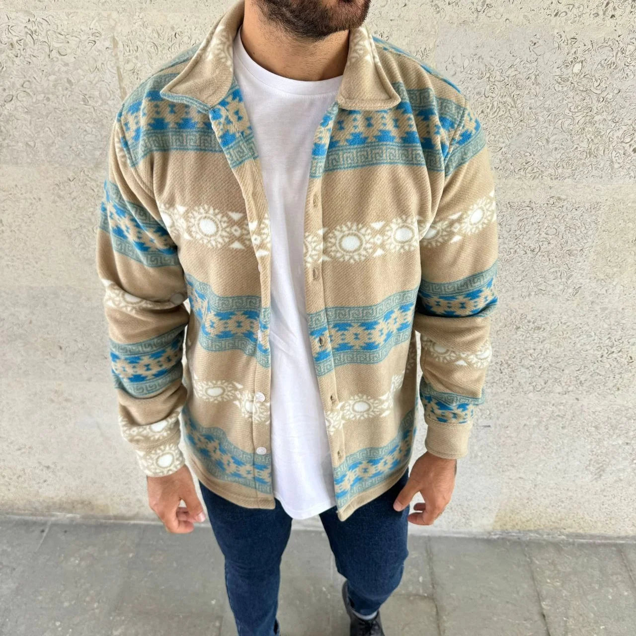 Erkek Desenli Polar Gömlek – Etnik Şerit Desen Yakalı, Uzun Kollu, Düğmeli, Oversize Rahat Kalıp - Sarı