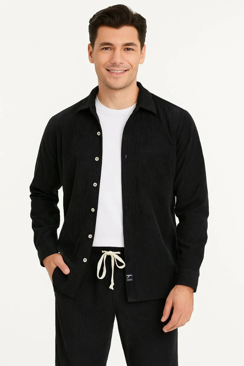 Erkek Kadife Oversize Takım – Gömlek ve Pantolon İkili Set Füme Corduroy Şıklığı, Rahat ve Zarif Duruş Yumuşak Dokulu Kadife Kumaş, Düğmeli Gömlek Üst ve Lastikli Pantolon Alt Parça ile Gün Boyu Konfor- Siyah