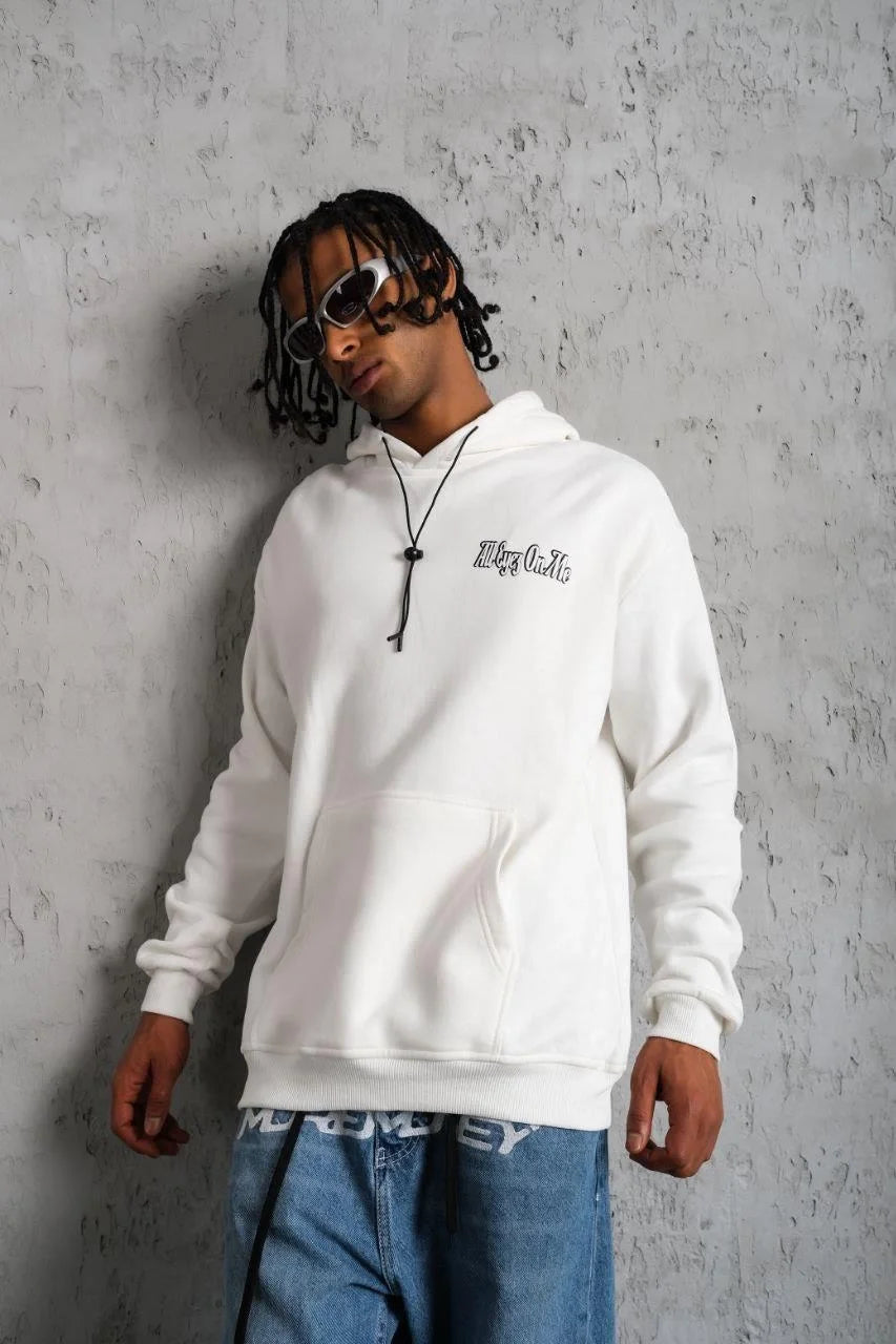 Erkek Oversize Üç İplik Kapüşonlu Sweat – Siyah Kol ve Etek Ribana Detaylı, Ön ve Sırt Baskılı, Kanguru Cepli Rahat Kalıp Model