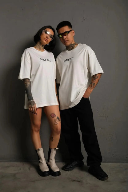 Erkek Oversize Baskılı Tişört – Golf GTI Retro Araba Desenli, Ön & Arka Dijital Baskı, Sokak Modası Stil - Gri