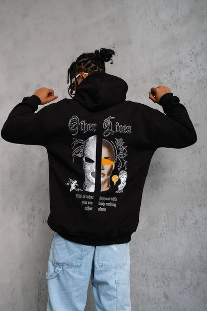 Kadın Oversize Üç İplik Kapüşonlu Sweatshirt – Siyah “Other Lives” Ön ve Arka Baskılı, Şardonlu Kışlık, Rahat Günlük Model Siyah