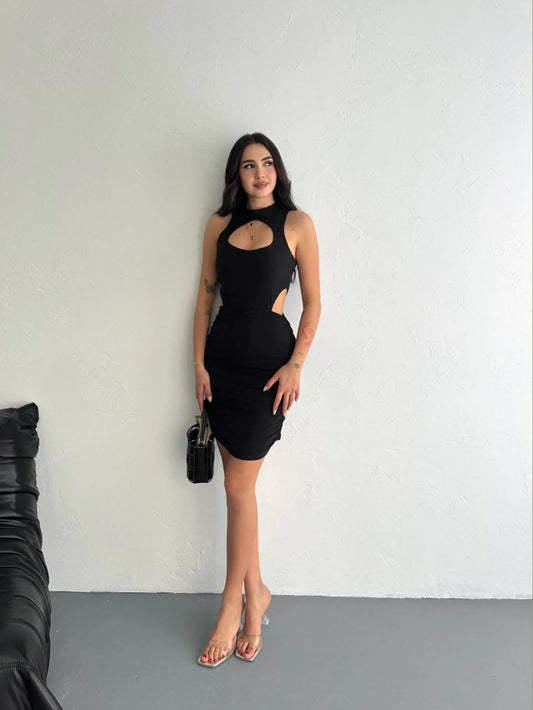 Göğüs ve Yanlar dekolteli Kolsuz Boy Elbise - Siyah