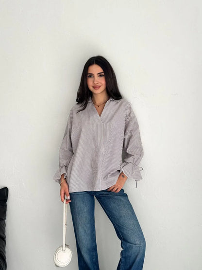 Kadın Arkası Asimetrik Yırtmaç Kesim Detaylı Cizgili Bluz Gömlek - Gri