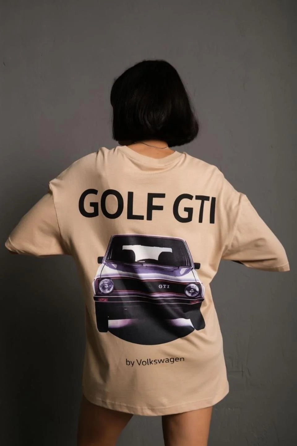 Erkek Oversize Baskılı Tişört – Golf GTI Retro Araba Desenli, Ön & Arka Dijital Baskı, Sokak Modası Stil - Gri