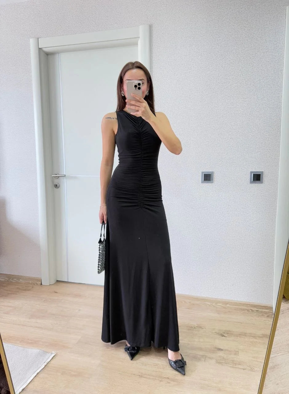 Bürümcük Kumaşlı İçi Astarlı Üzgülü Kolsuz Büzgülü Uzun Elbise - Siyah