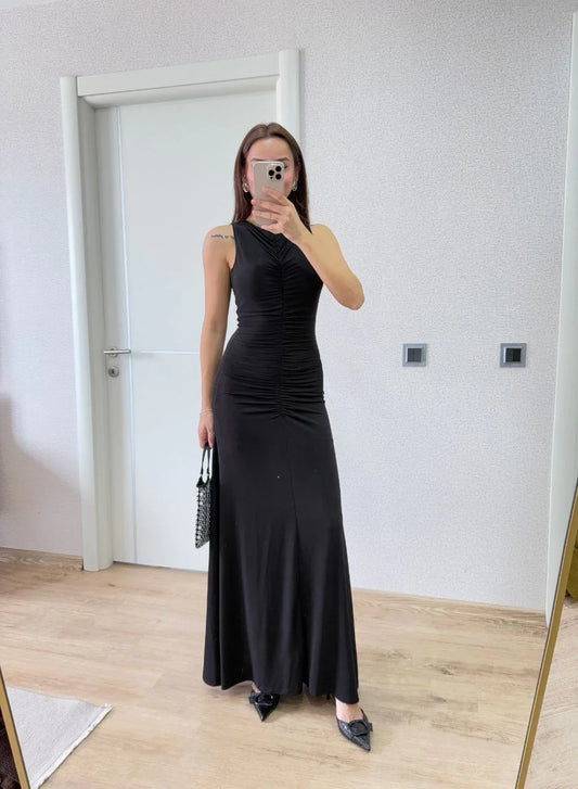 Bürümcük Kumaşlı İçi Astarlı Üzgülü Kolsuz Büzgülü Uzun Elbise - Siyah