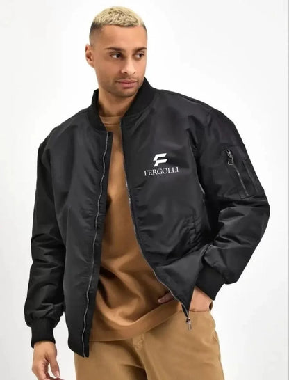 Erkek Siyah Bomber Mont – Fergolli Logo Baskılı, Fermuarlı Cepli, Kapitone Astarlı Şık ve Rahat Günlük Ceket - Siyah