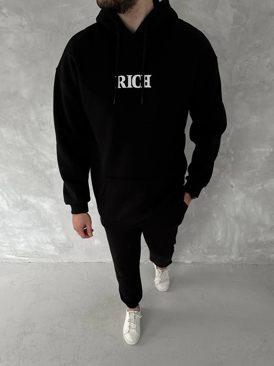 Uzun Kol Kapüşonlu Göğüs Baskılı SweatShirt - Beyaz